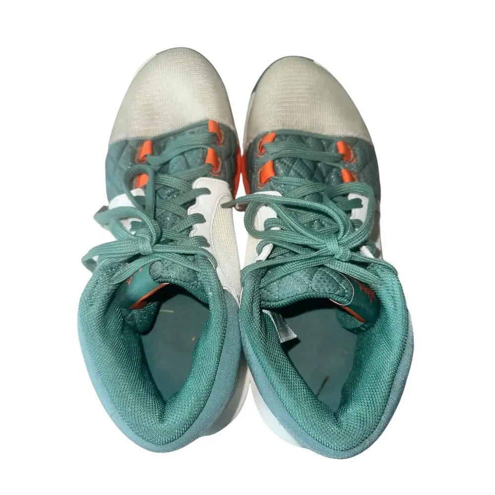 Nike preowned visible